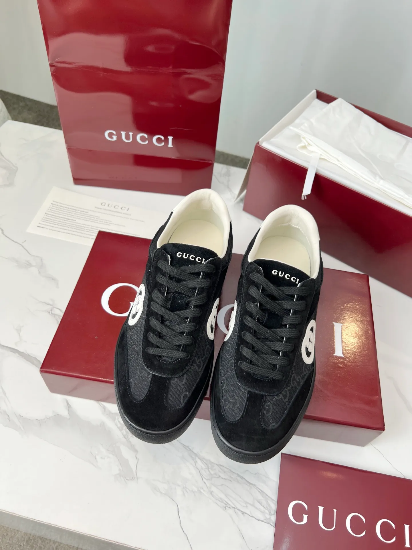 👟👟Ex-factory price 520👟👟 High version GUCCI's latest moral training shoes🔥🔥Double G leather with three-dimensional Gucci letters. The 3D effect creates a free flowing texture of the entire shoe, smooth line design. Light, comfortable and breathable, women's size 35-40, men's size 39-45